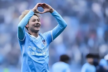 九游游戏-喜讯！大连英博前场人才首次出现井喷势头，三位新星已坐稳主力